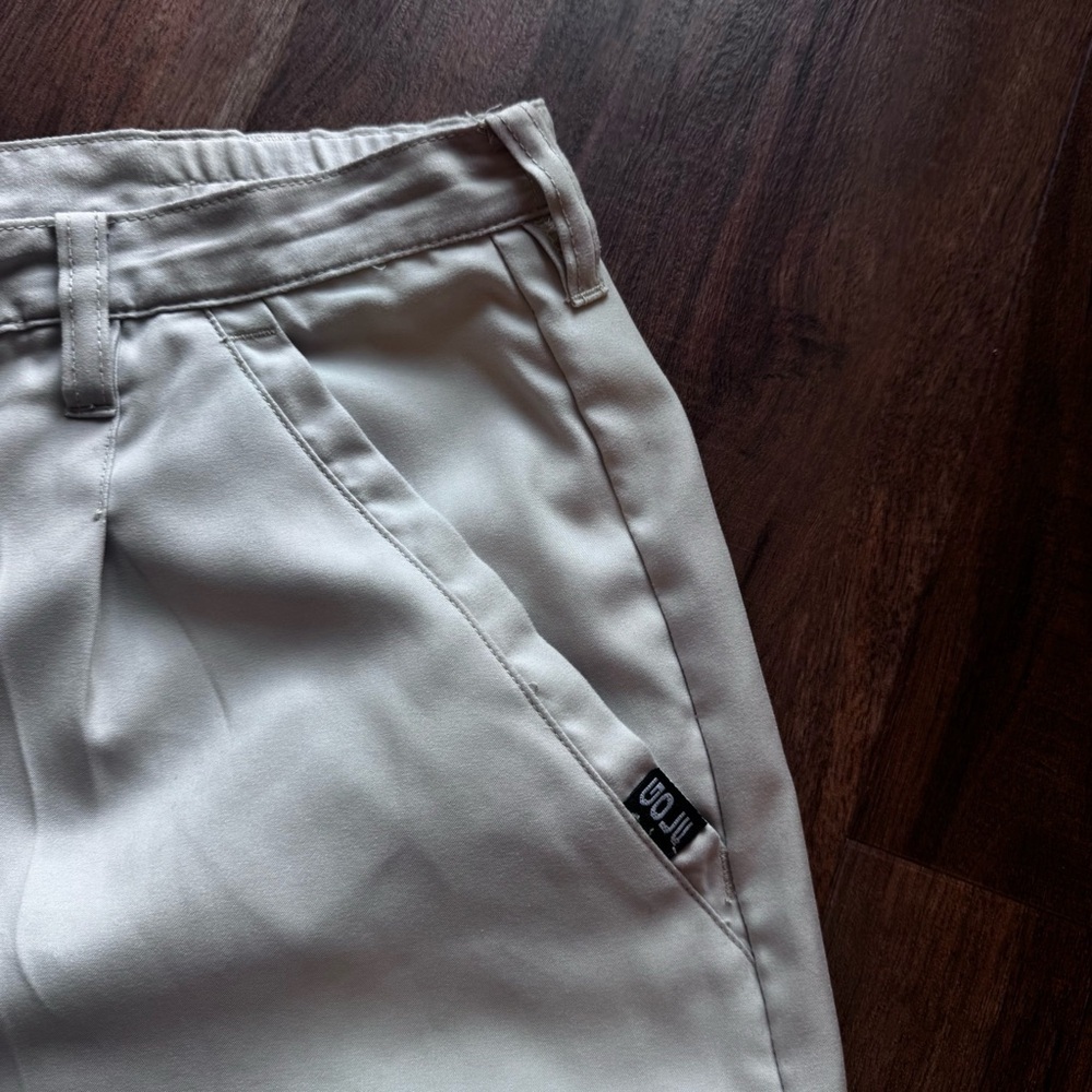 Columbia Women’s White Golf Shorts Size 12 Performance Stretch Casual Summer - Picture 4 of 8